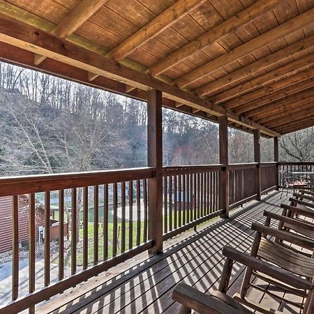 Smoky Mountain Cabin With Game Room And Hot Tub! Pigeon Forge Exterior photo