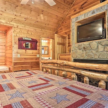 Smoky Mountain Cabin With Game Room And Hot Tub! Pigeon Forge Exterior photo