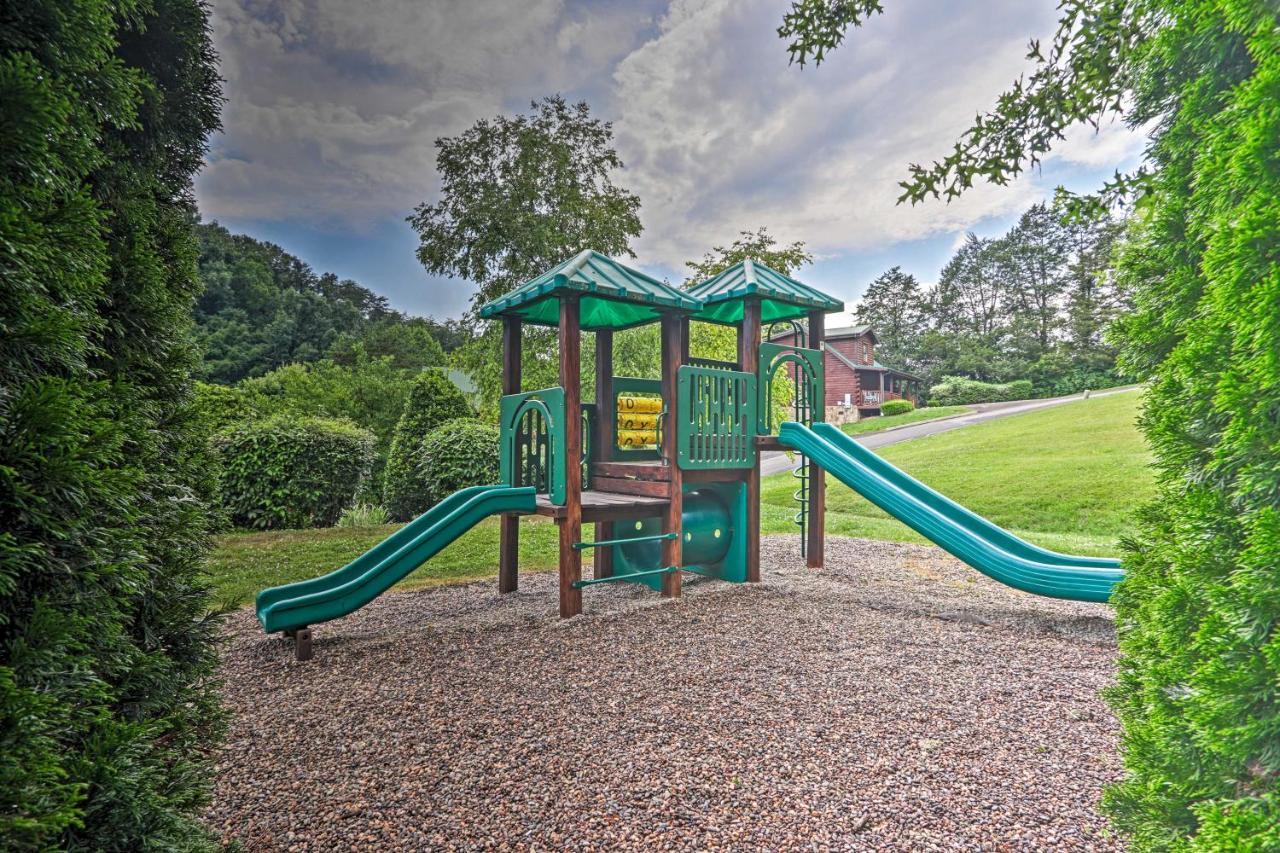 Smoky Mountain Cabin With Game Room And Hot Tub! Pigeon Forge Exterior photo
