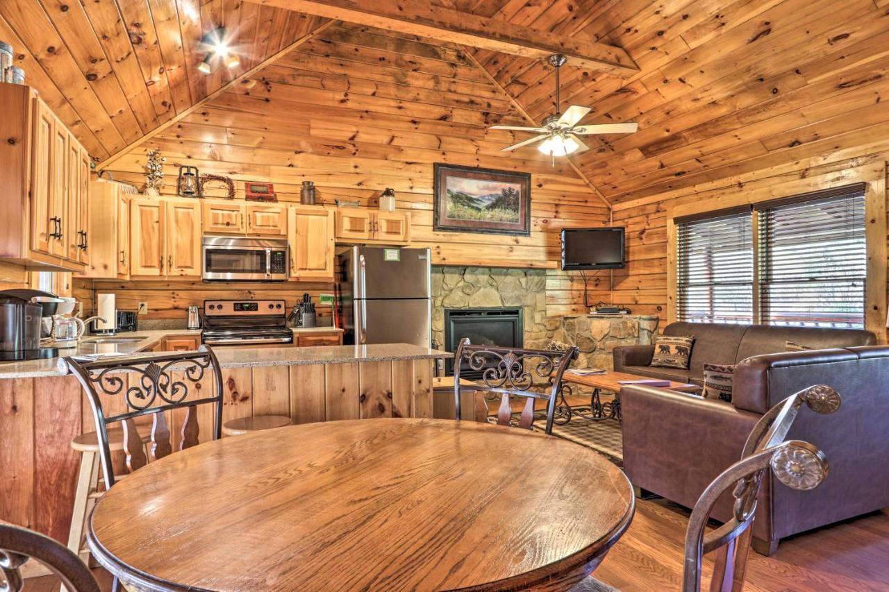 Smoky Mountain Cabin With Game Room And Hot Tub! Pigeon Forge Exterior photo